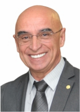 Foto de urna de Mário Heringer em 2022