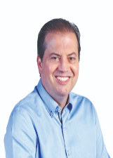 Foto de urna de Rodrigo de Castro em 2022