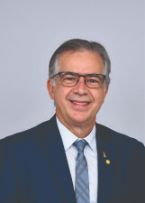 Foto de urna de Joaquim Passarinho em 2022