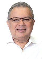 Foto de urna de Florentino Neto em 2022