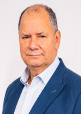 Foto de urna de Alceu Moreira em 2022