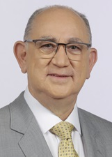 Foto de urna de Paulo Freire Costa em 2022