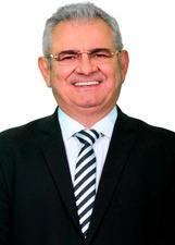 Foto de urna de Angelo Coronel em 2018