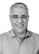 Foto de urna de Eduardo Girão em 2018