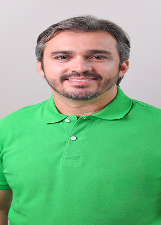 Foto de urna de Nelinho Freitas em 2022