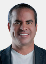 Foto de urna de Fred Linhares em 2022